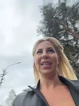 Snapshot of LisaMurr chatting on 05-29-26, 10:24 LisaMurr online show from 05-29-26, 10:24