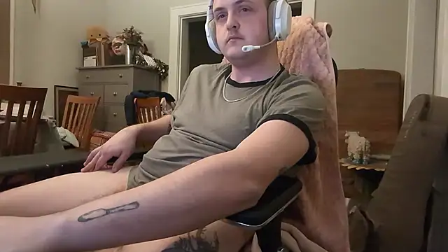 Lyntronix online show from 03-28-26, 01:49