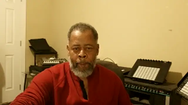 Snapshot of Cleozevo1961 chatting on 04-22-26, 01:12 Cleozevo1961 online show from 04-22-26, 01:12