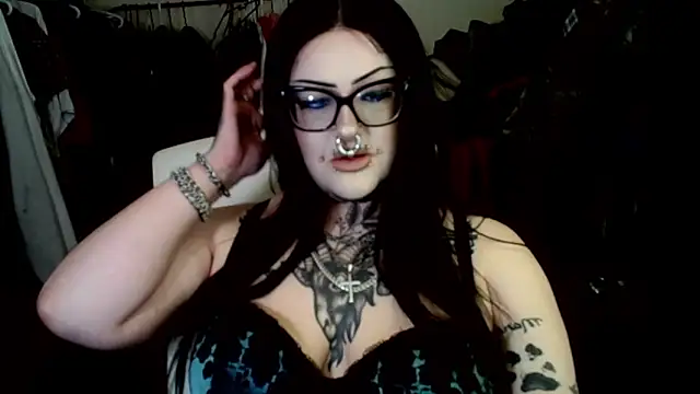 Snapshot of grindhouseho chatting on 06-19-26, 05:23 grindhouseho online show from 06-19-26, 05:23