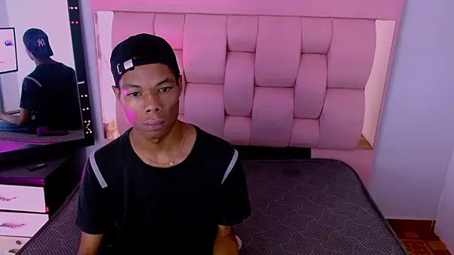 Snapshot of Santiago_Ortiz_ chatting on 03-01-26, 01:57 Santiago Ortiz online show from 03-01-26, 01:57