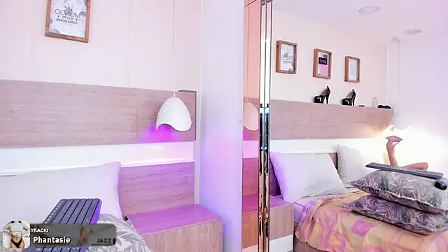 Angel ee online show from 02-20-26, 05:24