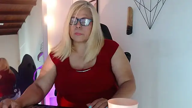 Snapshot of eva_colen50 chatting on 04-04-26, 06:05 eva colen50 online show from 04-04-26, 06:05
