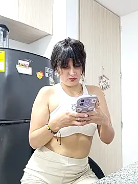 Cami carvajal online show from 04-23-26, 12:01