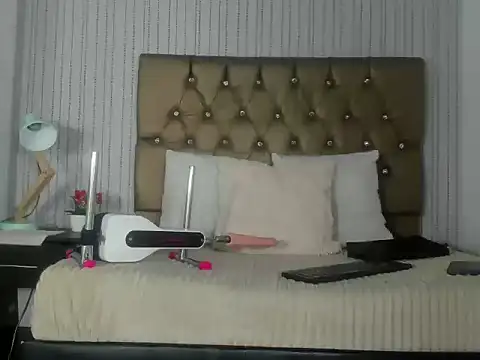 Snapshot of hanna_luciana chatting on 05-23-26, 02:10 hanna luciana online show from 05-23-26, 02:10