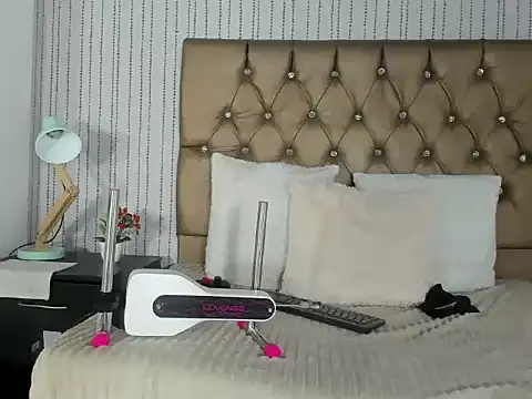 Snapshot of hanna_luciana chatting on 05-25-26, 03:29 hanna luciana online show from 05-25-26, 03:29
