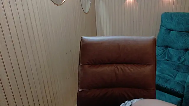 Snapshot of Alessia_Monroe_ chatting on 02-20-26, 01:11 Alessia Monroe online show from 02-20-26, 01:11