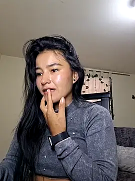 Snapshot of Miiia_a chatting on 02-19-26, 07:43 Miiia a online show from 02-19-26, 07:43