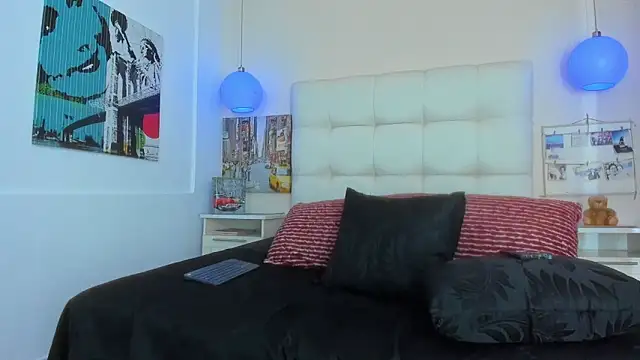 SharonTygaX online show from 04-17-26, 10:40