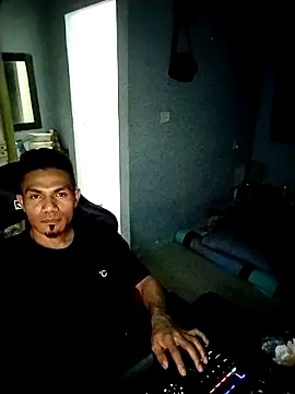 Snapshot of UcEng_Lab chatting on 03-05-26, 06:26 UcEng Lab online show from 03-05-26, 06:26