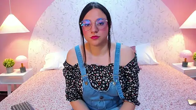 Snapshot of Angelie_Rosebrm chatting on 02-19-26, 01:12 Angelie Rosebrm online show from 02-19-26, 01:12