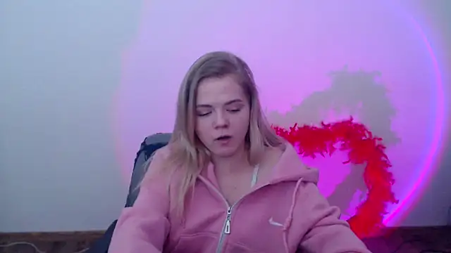 Snapshot of FoxiLana chatting on 02-28-26, 09:21 FoxiLana online show from 02-28-26, 09:21