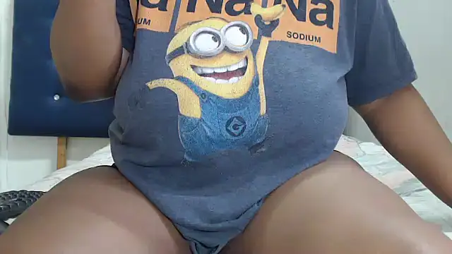 Snapshot of CurvyAssXX21 chatting on 05-15-26, 02:35 CurvyAssXX21 online show from 05-15-26, 02:35