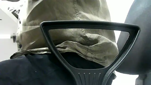Snapshot of gitano697 chatting on 06-30-26, 12:17 gitano697 online show from 06-30-26, 12:17