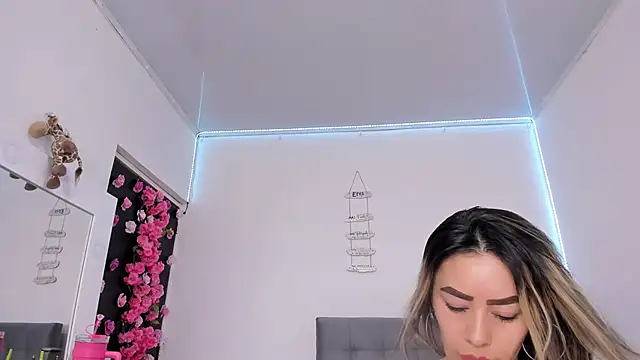 Ariana-Cobos online show from 03-19-26, 09:52