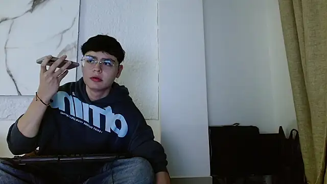 Snapshot of Jean_Martiiinez chatting on 02-24-26, 01:25 Jean Martiiinez online show from 02-24-26, 01:25