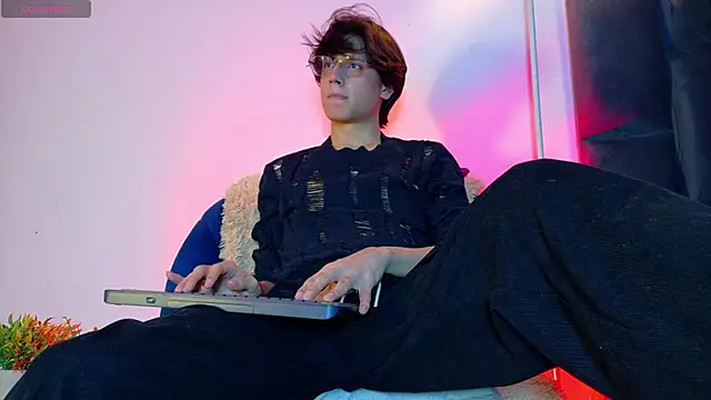 lui x dust online show from 04-14-26, 03:34