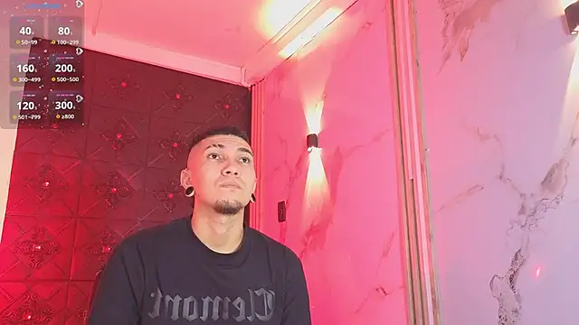 Logan and Reachel online show from 04-09-26, 06:57