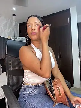 Miaafoxx   online show from 03-30-26, 07:48