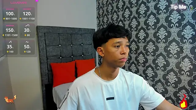 Snapshot of Little_Twink19x chatting on 07-09-26, 07:29 Little Twink19x online show from 07-09-26, 07:29