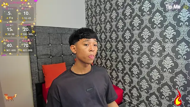 Snapshot of Little_Twink19x chatting on 07-11-26, 07:27 Little Twink19x online show from 07-11-26, 07:27