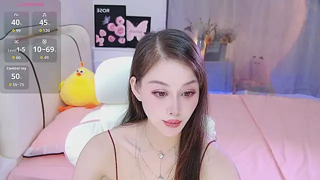 Snapshot of Luckmia333 chatting on 05-13-26, 03:20 Luckmia333 online show from 05-13-26, 03:20