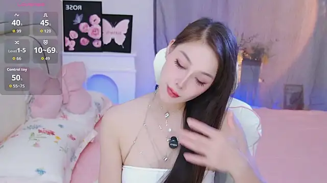 Snapshot of Luckmia333 chatting on 05-18-26, 02:34 Luckmia333 online show from 05-18-26, 02:34