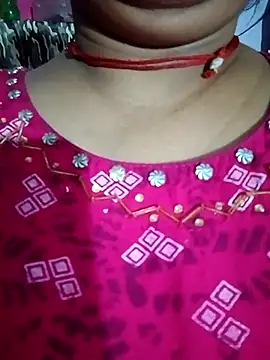 Snapshot of Karishma_bhabi99A chatting on 05-16-26, 07:34 Karishma bhabi99A online show from 05-16-26, 07:34