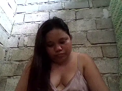 Snapshot of sweetlyn31 chatting on 05-05-26, 02:19 sweetlyn31 online show from 05-05-26, 02:19