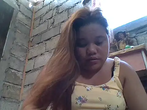 Snapshot of sweetlyn31 chatting on 06-18-26, 05:41 sweetlyn31 online show from 06-18-26, 05:41