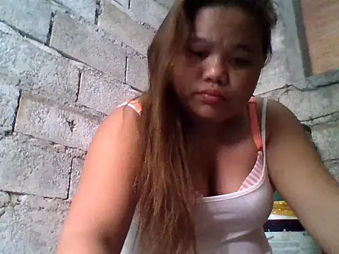 Snapshot of sweetlyn31 chatting on 06-20-26, 12:25 sweetlyn31 online show from 06-20-26, 12:25
