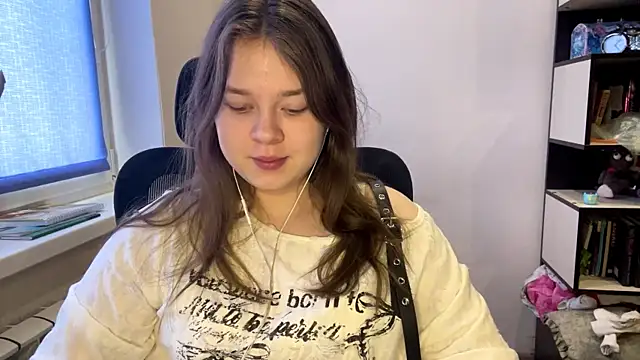 TomikoPfau online show from 03-03-26, 07:36