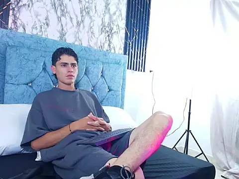 Snapshot of Damnian_xx chatting on 03-03-26, 08:48 Damnian xx online show from 03-03-26, 08:48