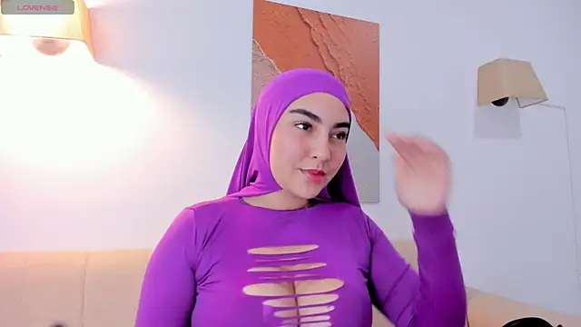 Malika Noor online show from 06-26-26, 02:10