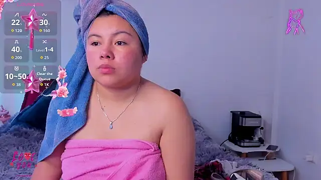 Snapshot of lucy_blush chatting on 06-09-26, 01:12 lucy blush online show from 06-09-26, 01:12