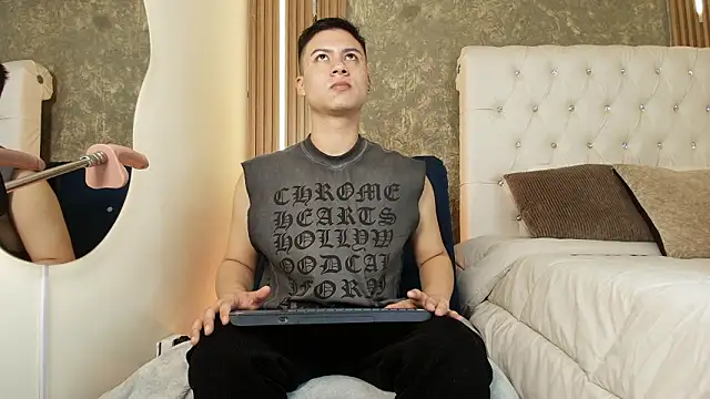 Stiven Zarek online show from 03-25-26, 12:44