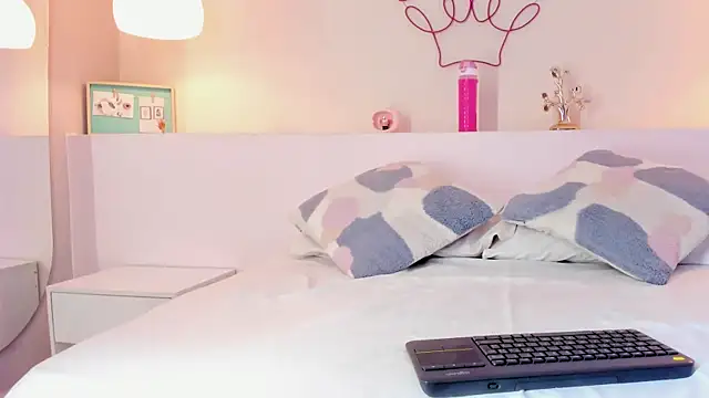 mia mendoza  online show from 02-28-26, 12:50