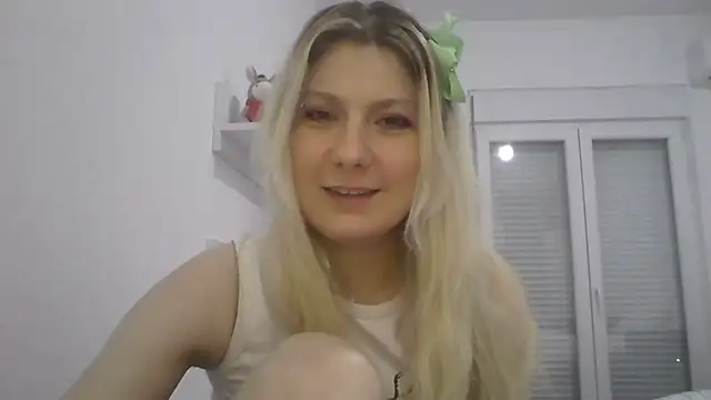 Foxy Bright online show from 03-27-26, 07:35