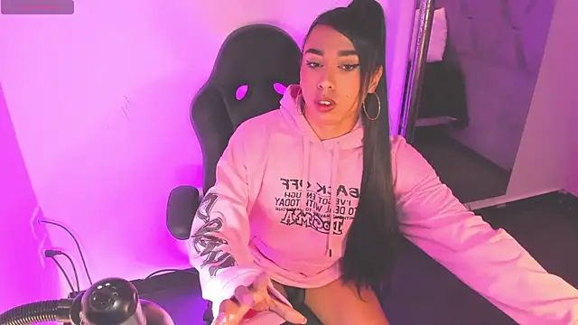 Daniiela Ember online show from 04-13-26, 11:48