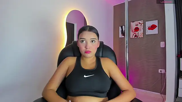 Snapshot of Tiphanysalvatore chatting on 03-02-26, 10:49 Tiphanysalvatore online show from 03-02-26, 10:49