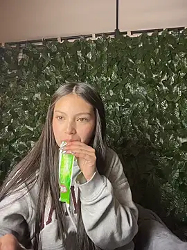 Mady Pink online show from 04-01-26, 04:24