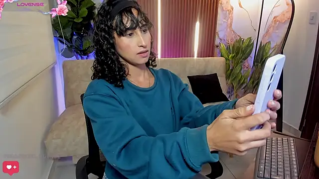 Antonella Moretti  online show from 03-25-26, 04:18