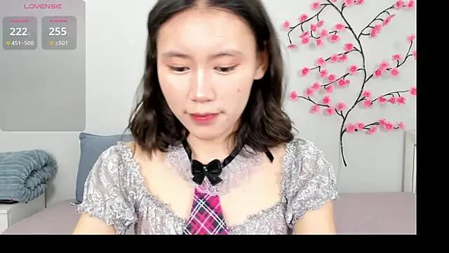 Kiraeko online show from 06-18-26, 10:25