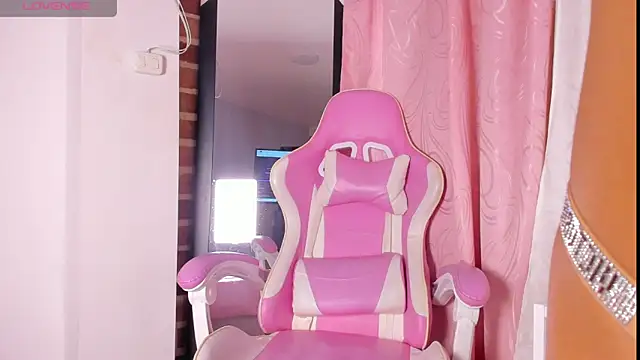 Snapshot of nicol_fury chatting on 02-27-26, 09:37 nicol fury online show from 02-27-26, 09:37