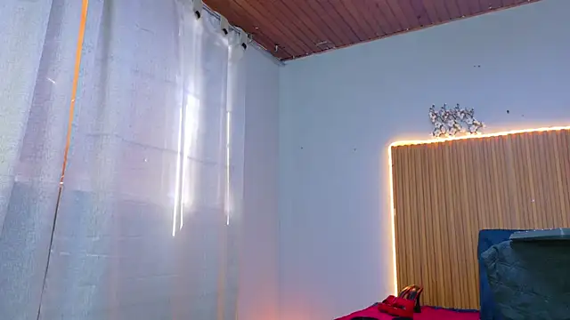 Snapshot of CIccioline_pussyGolden chatting on 04-30-26, 06:36 CIccioline pussyGolden online show from 04-30-26, 06:36