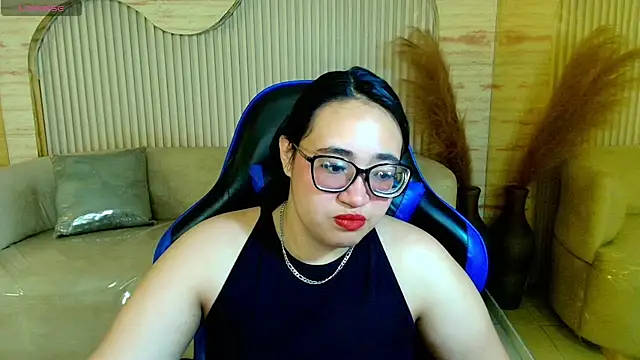 Snapshot of bunny_mich_r chatting on 02-20-26, 07:47 bunny mich r online show from 02-20-26, 07:47