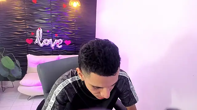 dominicjonnes online show from 04-15-26, 07:43