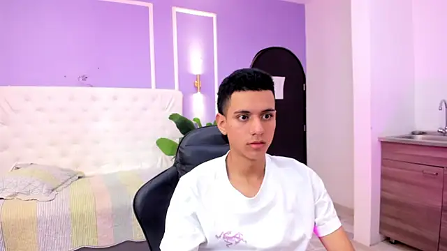 dominicjonnes online show from 04-20-26, 02:31