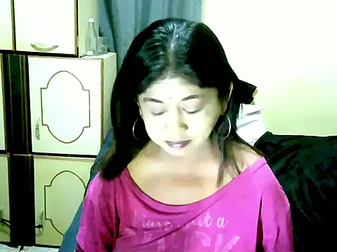 Snapshot of IndianPleasures21 chatting on 06-11-26, 04:10 IndianPleasures21 online show from 06-11-26, 04:10