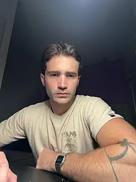 Snapshot of dimitri25987 chatting on 06-10-26, 08:24 dimitri25987 online show from 06-10-26, 08:24